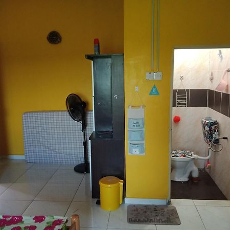Inapan Desa Studio House Homestay Kangar Perlis Habitación foto